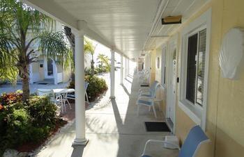 White Sands Beach Resort Holmes Beach Exterior photo